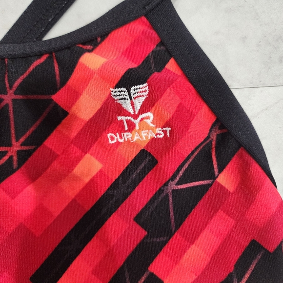 TYR Swimsuit One Piece Red/Black 34S - Picture 2 of 6